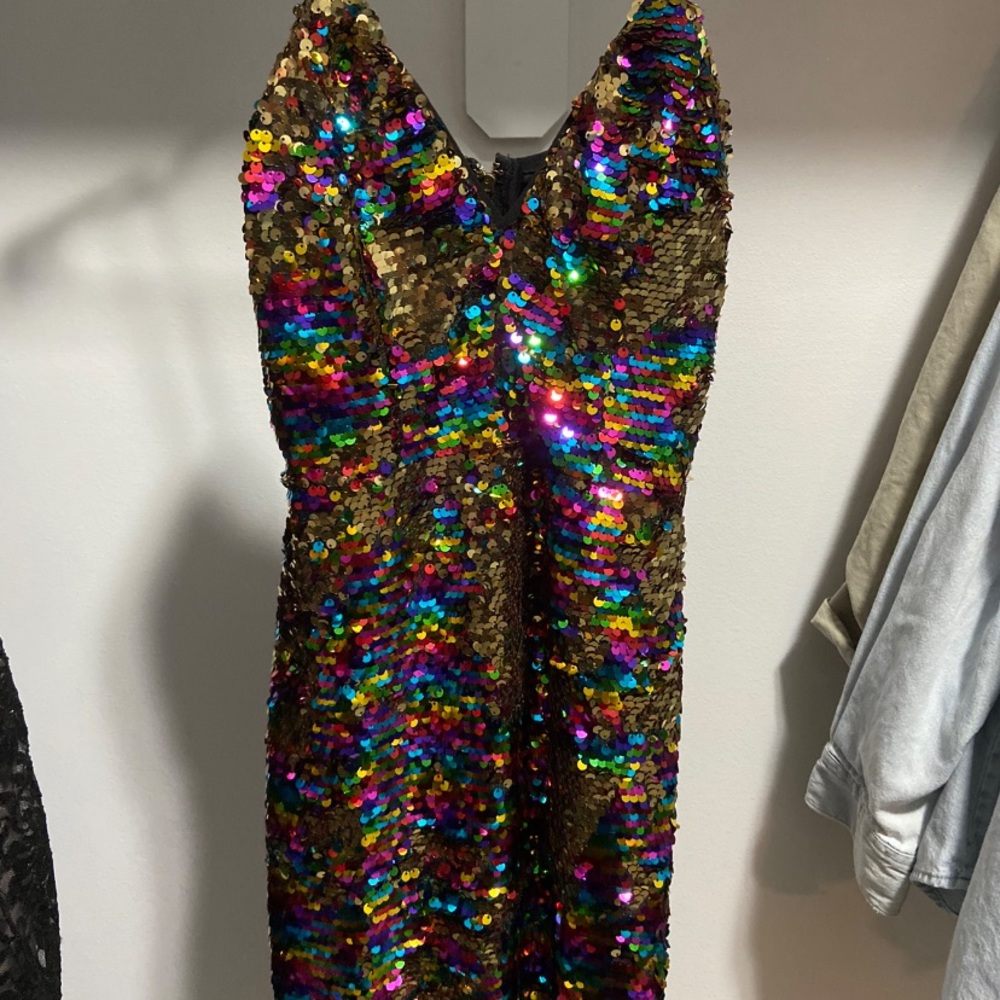 Short sequence party dress